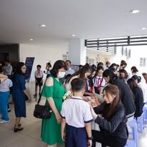 Thầy Hùng